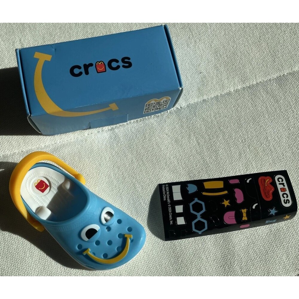 Exclusive No. 6 CROCS Plastic Keychain Clip 2024 McDonald's HAPPY MEAL TOY Blue